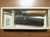 Нож Opinel n8 в подарочной упаковке, с кожаным чехлом, углеродиставя сталь, деревянная коробочка